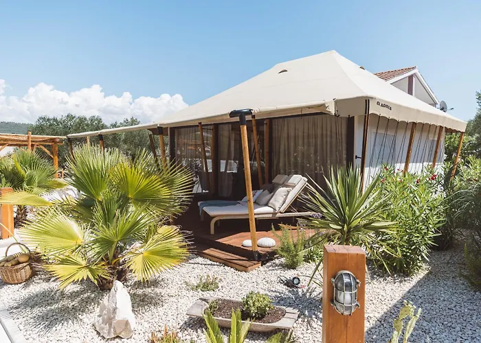 Kemp Glamping Olive And Sea Bibinje