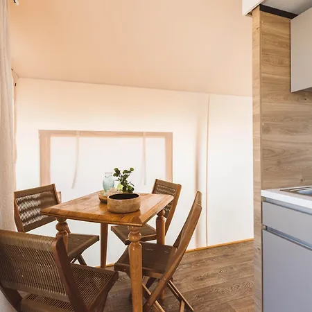 Glamping Olive And Sea Campeggio Bibinje