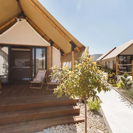 Glamping Olive And Sea 营地 *