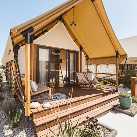 Glamping Olive And Sea 比比涅